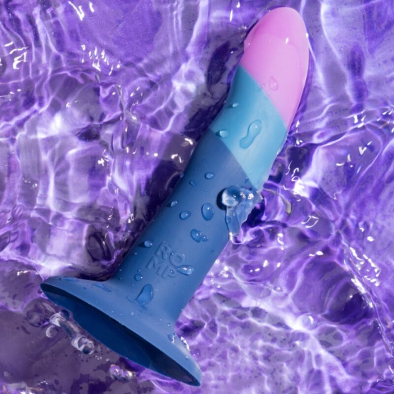 ROMP - PICCOLO SILIKONDILDO MIT DREIFARBIGEM SAUGAUFFANG 14 CM – Bild 2